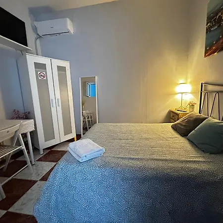 Pensión Santa Isabel Cost In Private House *